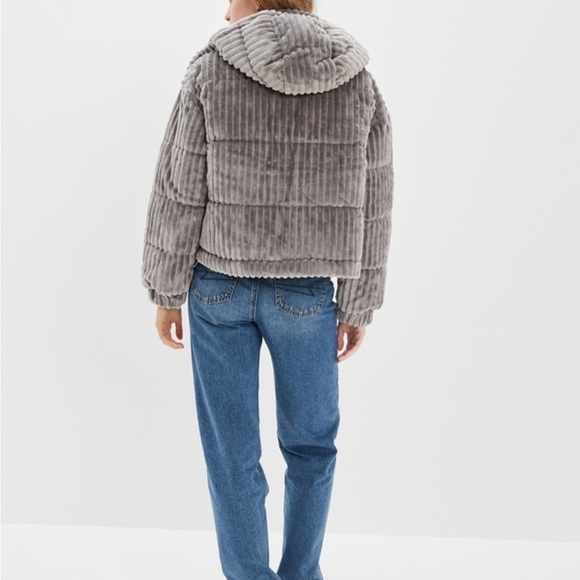 American Eagle Women’s Small Gray Soft Ribbed Textured Puffer Coat Jacket New - Picture 2 of 16